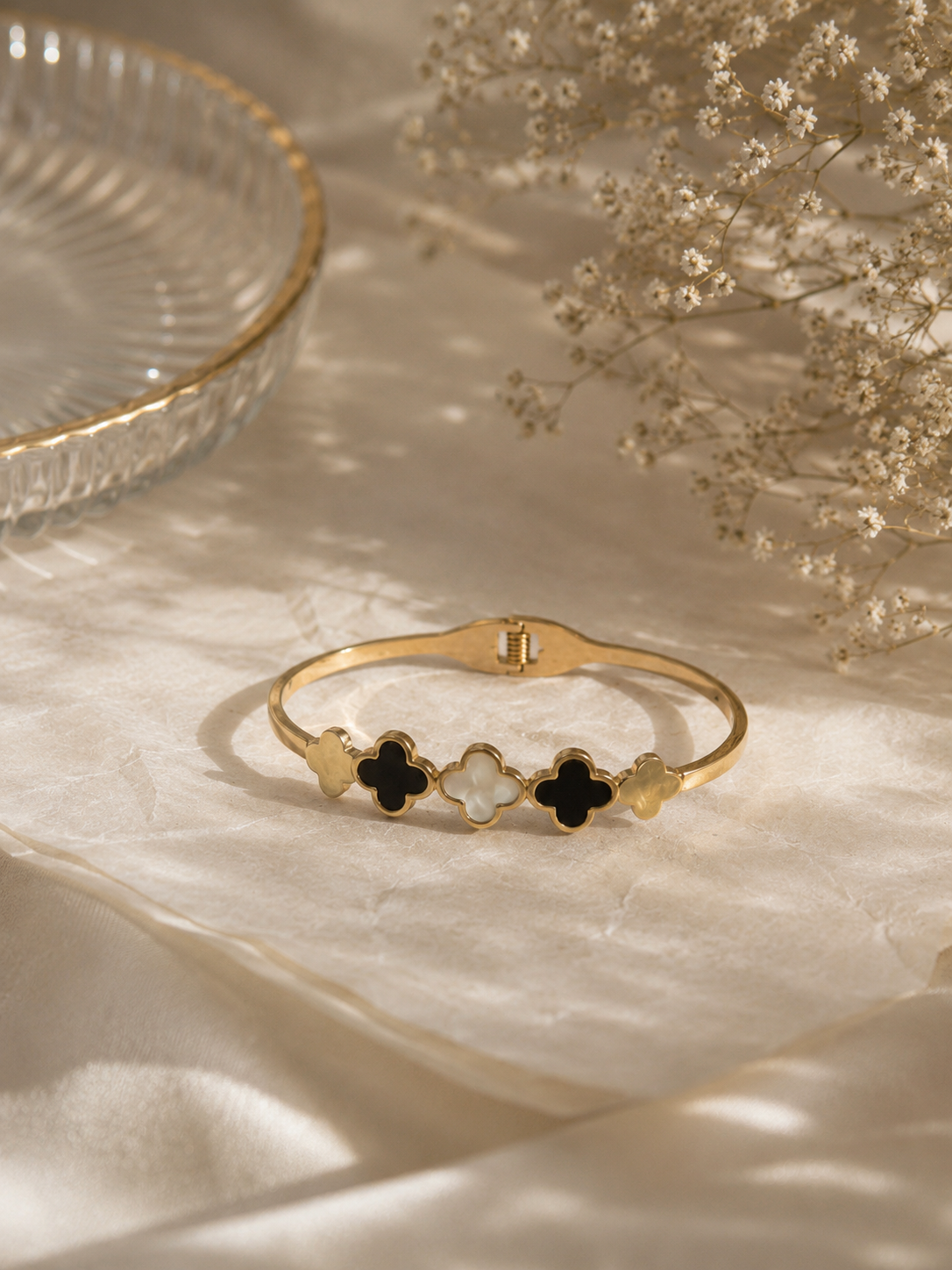 Luna Clover Gold Bracelet