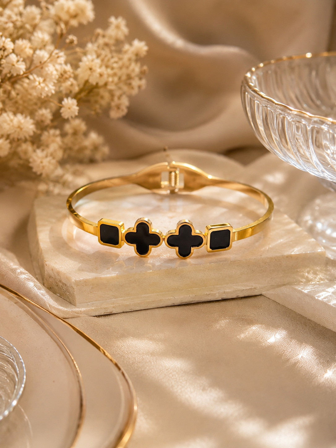 Noir Clover Gold Bracelet
