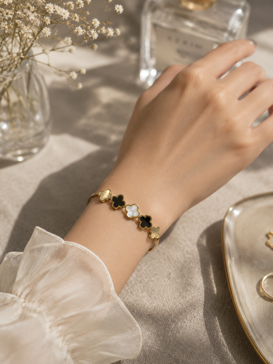 Luna Clover Gold Bracelet