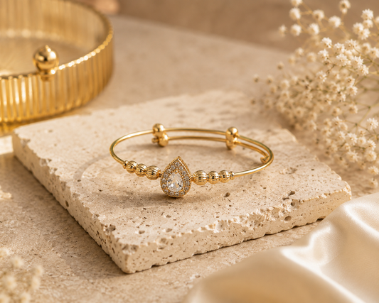 Elara Teardrop Crystal Bracelet
